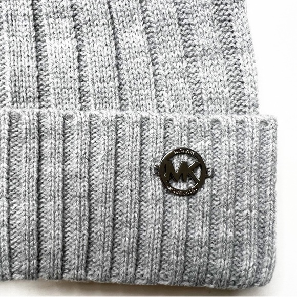 NWT Michael Kors Ribbed Pom Knit Cuffed Beanie Hat Grey OS - Picture 3 of 6